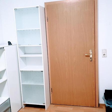 Budget Rooms In Halle With Shared Bathroom, Free Wifi, Netflix & Ipad Dış mekan fotoğraf