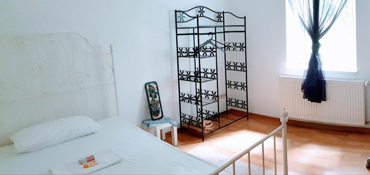 Budget Rooms In Halle With Shared Bathroom, Free Wifi, Netflix & Ipad Dış mekan fotoğraf