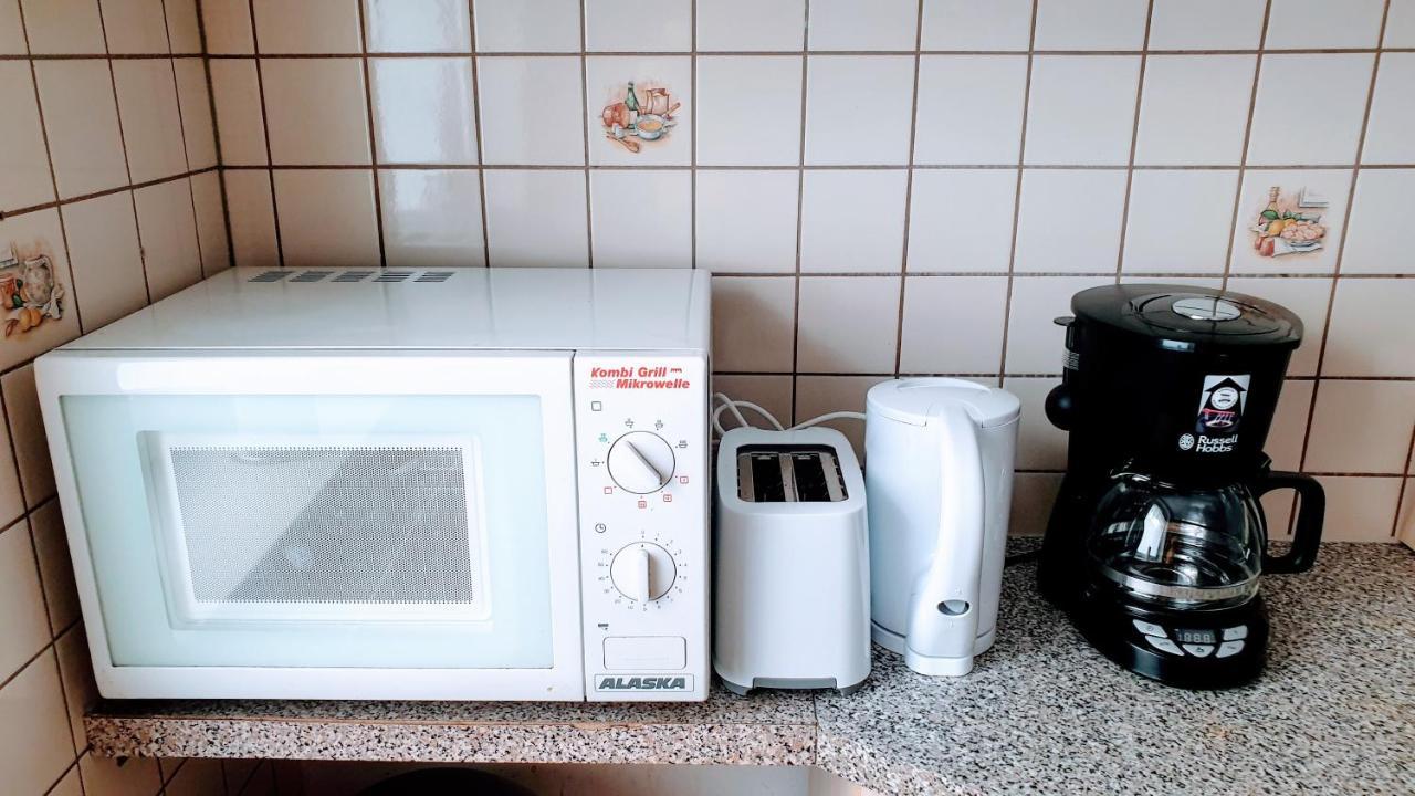 Budget Rooms In Halle With Shared Bathroom, Free Wifi, Netflix & Ipad Dış mekan fotoğraf