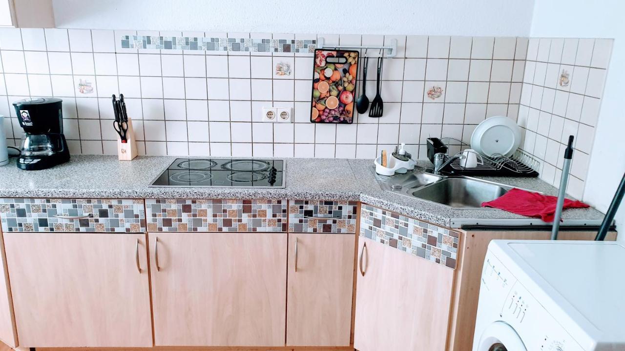 Budget Rooms In Halle With Shared Bathroom, Free Wifi, Netflix & Ipad Dış mekan fotoğraf