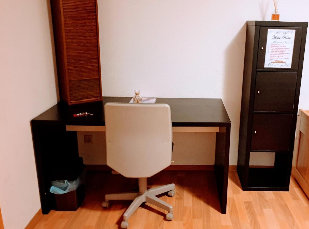 Budget Rooms In Halle With Shared Bathroom, Free Wifi, Netflix & Ipad Dış mekan fotoğraf