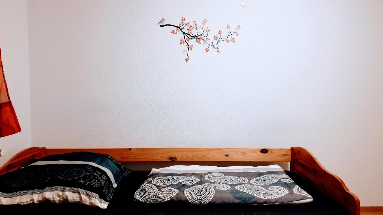 Budget Rooms In Halle With Shared Bathroom, Free Wifi, Netflix & Ipad Dış mekan fotoğraf
